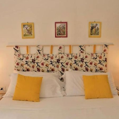 House With Garden And Parking Space In Mergellina Napoli Exterior foto