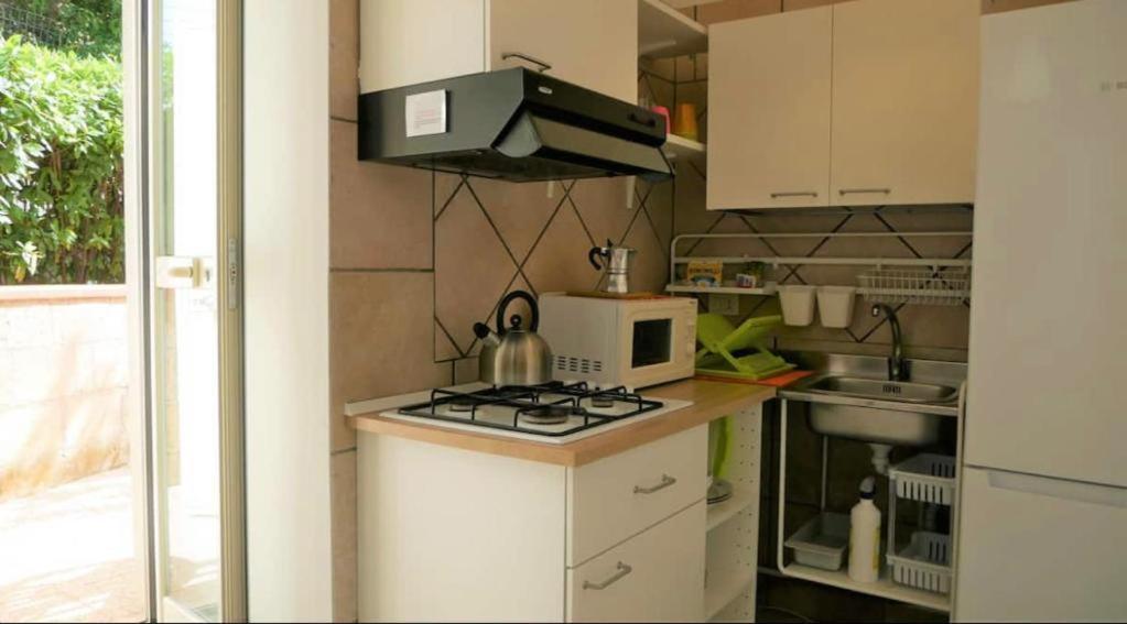 House With Garden And Parking Space In Mergellina Napoli Exterior foto