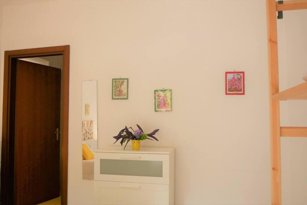 House With Garden And Parking Space In Mergellina Napoli Exterior foto