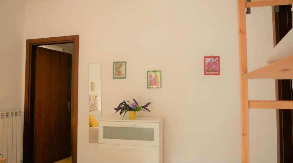 House With Garden And Parking Space In Mergellina Napoli Exterior foto